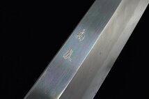 未使用品 高鳳 勘所切付 包丁 九寸 刃渡り260mm 全長438mm 銀三鋼 鏡面 水牛八角柄 白鞘/箱付 6-C088Z_画像3