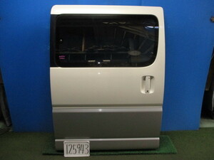 # 125943 Toyota / Hiace Regius / RCH47W / right and rear / door / 2FZ silver × pearl exterior side sliding door 