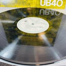 LP盤　レコード　UB40　THE EARTH DIES SCREAMING　record　1円スタート_画像3