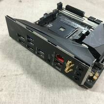 現状品 GIGABYTE B550I AORUS PRO AX マザーボード MiniITX_画像4