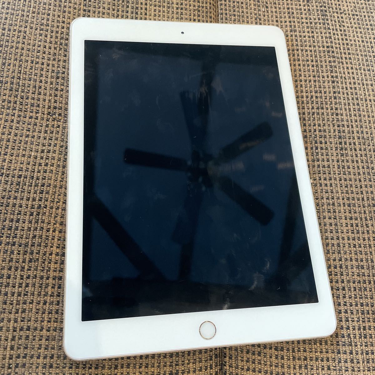 冬に購入 Tatata様専用　iPad 32GB Wi-Fi 第8世代 タブレット