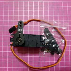 即決《送料無料》 サーボ 1個 ■黒■ アルミサーボホーン 付き ラジコン フタバ サンワ バギー ヨコモ ワイルド ウイリー ヨコモ