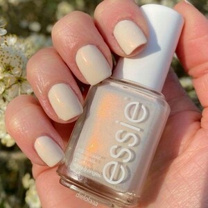 essie 1669 Get Oasis