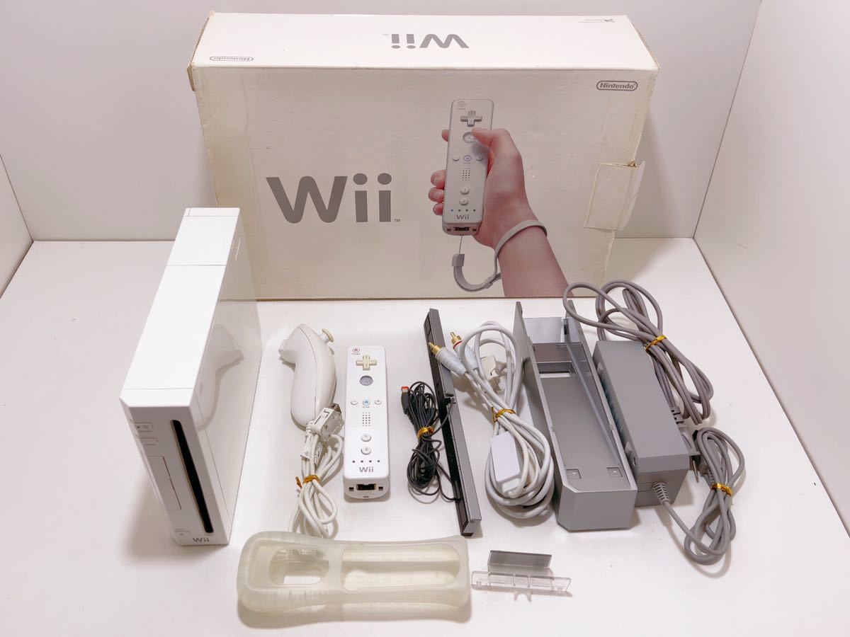 任天堂 Wii [ウィー] (Wiiリモコンプラス・Wii Sports Resort同梱 
