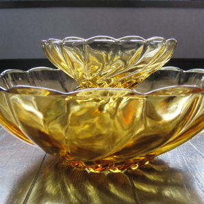 ☆ヘーゼルアトラス カプリ スワール シーシェル ボウル アンバー 2個