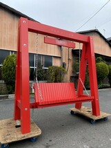 Ψ安らぎの逸品【 大型オブジェ / ガーデンファニチャー 特注大型ブランコ 木製 大人二人乗り 庭 屋内 赤ブランコ 】M03374_画像1