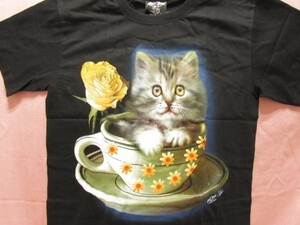 横浜最新 可愛い猫とカップとバラ♪魅惑のＴシャツ M, L 送料220円23a(サイズを必ずお知らせ下さい)