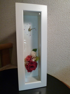 プリザーブドフラワー　薔薇の置時計兼掛け時計　木製　新品・未使用・展示品