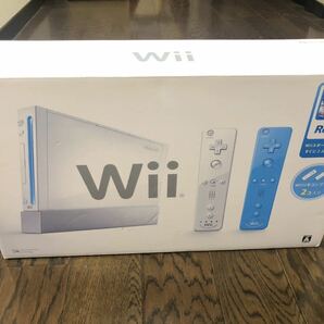 【新品】Wii 本体 Wiiリモコンプラス2個 Wiiスポーツリゾート同梱 任天堂 RVL-S-WABGwii sports resort【送料無料】