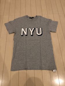NYUフロントロゴ半袖Tシャツ グレー M GILDAN製　New York University