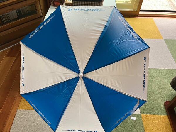 デザインアンブレラ雨傘　ヨコハマタイヤ　BLUE Earth 新品未使用 [梅雨戻り緊急セール品] 3,700円→2,200円