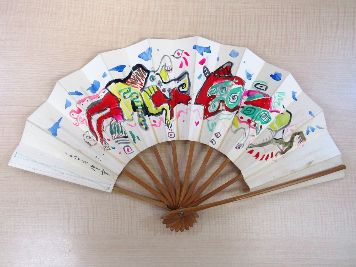 Handgemalter Faltfächer von Toyoshige Watanabe (garantiert echt). Abstrakte Tiere mit dynamischen Pinselstrichen dargestellt., Kunstwerk, Malerei, Andere