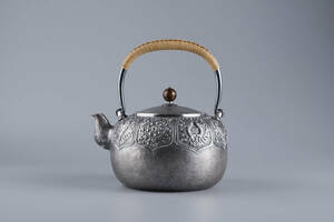 時代 純銀製 蔵六居造 八宝紋図 口打出湯沸 工芸品 古美術品 銀瓶 煎茶道具 重808G