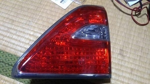 【自動車部品】 JCG10 15 11 テール ランプ レンズ ライト フィニッシャー 右 トランク 内側 KOITO 51-35
