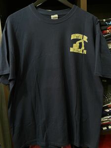 ★USA古着　黄色プリント　ショベルカー　働く車　Ｔシャツ 紺色　ネイビー　Navy JERZEES XL