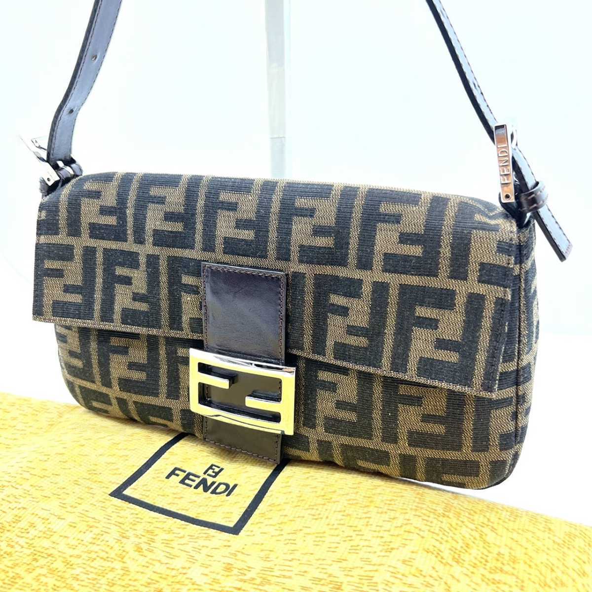 2022春夏新色】 お値下げ中 超美品 FENDI フェンディ カシミア