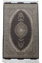 ペルシャ絨毯 カーペット ラグ ウール&シルク 手織り 高級 ペルシャ絨毯の本場 イラン タブリーズ産 マヒーデザイン 玄関マット 127×80cm_画像1