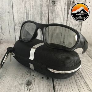 スポーツタイプサングラス　調光・偏光・UV400 サイクリング　ゴルフ　クリア　ライトグレー