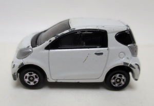 ★トミカ　 TOYOTA iQ 　No.28　 ベトナム製