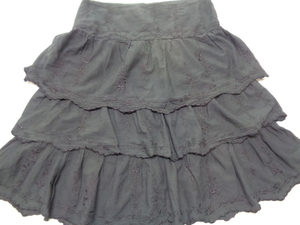 C80-60 昭和レトロ 刺繍花柄 スカート 黒 綿100％ Sサイズ ヴィンテージ アンティーク 長期保管品