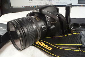 Nikon、デジタル１眼レフD５２００，レンズ、バッテリーセット