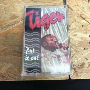 HIP HOP TIGER - PUT IT ON アルバムRAREINDIE TAPE 中古品