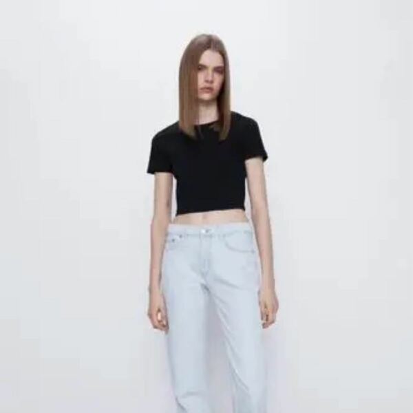 【新品未使用タグ付き】ZARA クロップド丈Tシャツ Ｓサイズ