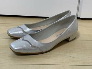 美品 ダイアナ 24.5cm DIANA パンプス 靴 シルバー 日本製 