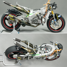 ★ ハセガワ　1/12 ヤマハ YZR500 (OWA8) `チーム ラッキーストライクロバーツ 1989` ウェイン・レイニー 完成品 ★_画像7