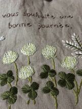 フランス語とお花の手刺繍*横長トートバッグ*ハンドメイド_画像3