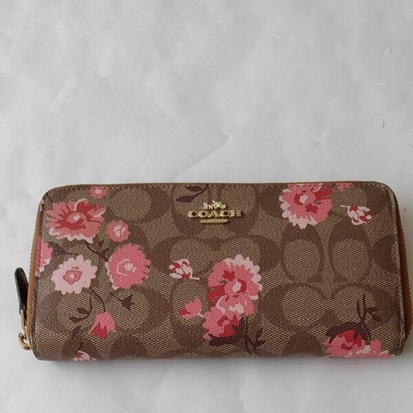 コーチシグネチャー花柄長財布