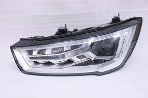 13-2084★美品★後期 HID 8X系 アウディA1★左ヘッドライト 8XA.941.005.A メッキ★アウディ AUDI 純正 (DM)