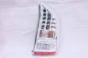 14-953★美品★前期 LED ZVW30 プリウス★右テールライト STANLEY 純正★トヨタ (KK)