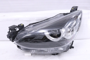 26-322★美品★ALH付 LED DJ5FS MAZDA2★左ヘッドライト KOITO 100-8N01H 打刻:DD ASSY ブラック 純正★マツダ (DM)