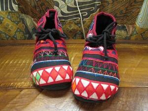 〓 新品 〓 アカ族 刺繍 シューズ　〓　民族　山岳民族　少数民族　エスニック　アジアン　靴　おしゃれ　ブラック　〓AJ409