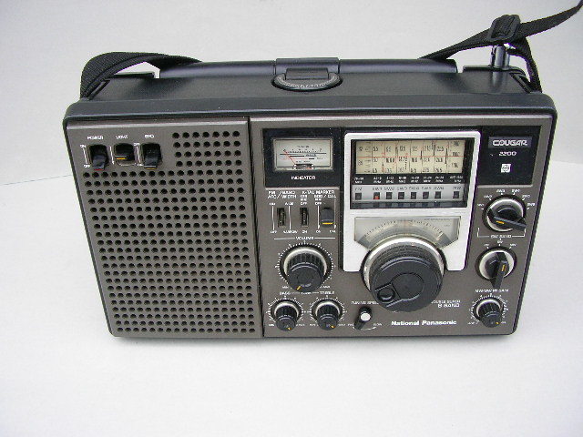 ☆美品 National ナショナル RF-2200 FM-中波-短波 BCL-