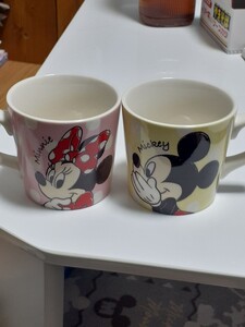 ディズニーペアマグカップ(ミッキー&ミニー)