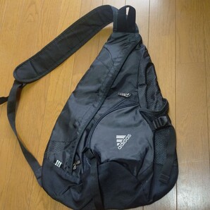 ほぼ未使用 adidas アディダス ワンショルダー ボディバッグ バックパック リュックサック