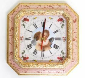 イタリア輸入　アンティーク調ピンク枠　ファーストキス天使の絵の壁掛け時計　