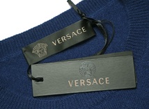 新品【 VERSACE ヴェルサーチ 】伊製/メデューサロゴ付き/極上の贅沢触感/100%カシミアクルーネックニット44/サイズXS-S相当/_画像7