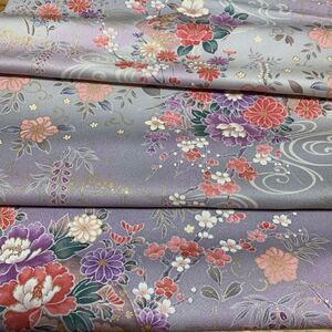 245 着物ハギレ 正絹 地紙に四季花金彩模様 身頃半分ハギレ37×160