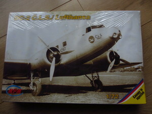 MPM 1/72 DC-2 CLS/Lufthansa( shrink . seal, new goods )