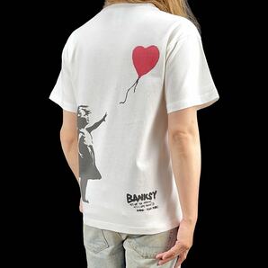 新品 バンクシー BANKSY 風船と少女 愛はゴミ箱の中に 左胸ワンポイント&ビッグ バック 前後プリントTシャツ Sサイズ 小さい タイト スリム