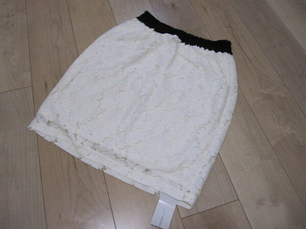 新品タグ付き　☆　a.v.v 可愛いデザインスカート　size L