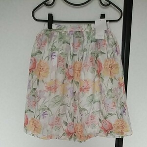 新品タグ付きtoccoclosetウエストゴム 膝丈スカート花柄スカート春夏値引き不可