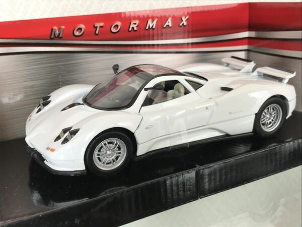 送料無料　1/24 パガーニ　ゾンタ　C12 スーパーカー　ミニカー　モーターマックス　MOTOR MAX PAGANI ZONDA