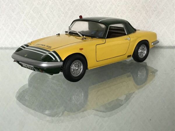 送料無料　1/24 プラモデル　完成品　ロータス　エラン　レースカラー　ラリーカー　LOTUS ELAN