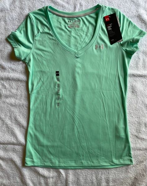 アンダーアーマー　Tシャツ　新品未使用　ランニング　フィットネス　ワークアウト　タグ付　XS