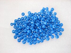 ガラスビーズ(M)　2.5x3mm　青色 ブルー　約100個