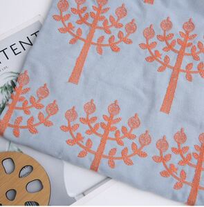 コットン水色りんごの木刺繍生地ハギレ(本当に最安値でやらせていただいておりますので入荷すればすぐ売り切れるためご購入お早めに)